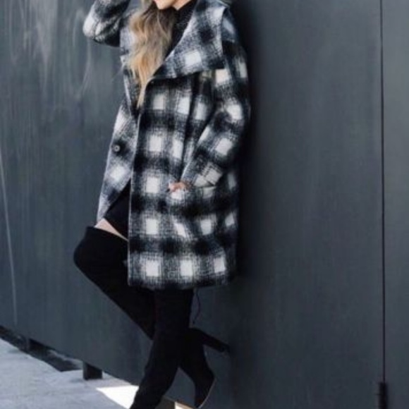 Banana Republic double breasted plaid cocoon coat - Picture 2 of 6